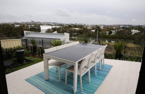 Tighes Hill Casa | Oasis de diseño privado - Vistas a la ciudad - Piscina