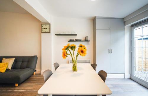 Heath Casa | Private, Detached Annex with On-Street Parking