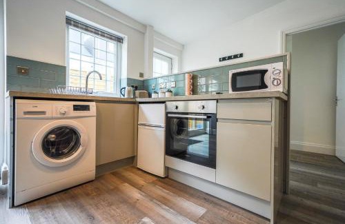 Heath Casa | Private, Detached Annex with On-Street Parking