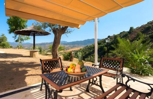 Alozaina Chalet De Esquí | Private detached chalet MI DUSHI with OPTIONAL private jacuzzi