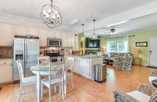 Henrico Casa | Private Dock and Fire Pit Serene Lake Gaston Escape