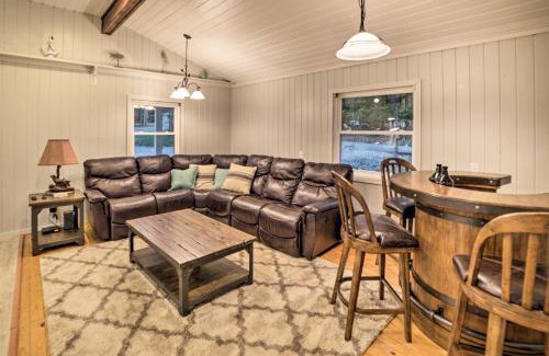 Benton Casa | Private Dock and Lake Access Benton Family Home