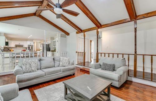 Santee Casa | Private Dock and Pool Table Lake Marion Getaway