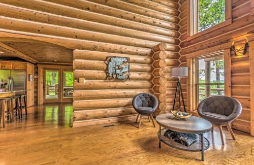 Mid America Casa | Private Dock and Slip Lake Hamilton Hideaway!
