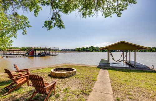 Gun Barrel City Casa | Private Dock and Fire Pit Cedar Creek Reservoir Gem