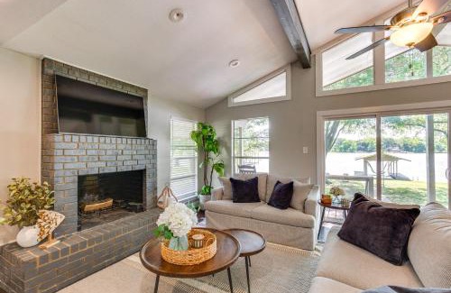 Gun Barrel City Casa | Private Dock and Fire Pit Cedar Creek Reservoir Gem