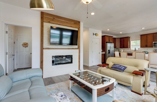 Stover Casa | Private Dock + Fire Pit: Lake of the Ozarks Home!