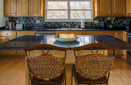 Winchester Casa | Private dock/gazebo on quiet cove. Tims Ford Lake!