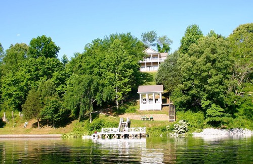 Winchester Casa | Private dock/gazebo on quiet cove. Tims Ford Lake!