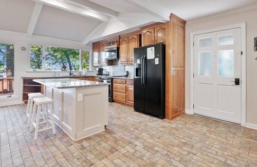 Cumming Casa | Private Dock/Hot Tub, Pet Friendly