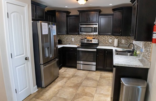 Dover Casa | PRIVATE DOCK, LAKEFRONT, QUIET COVE, EASY LAKE ACCESS FLAT NO STEPS