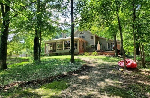 Almo Casa | Private dock on Kentucky Lake, views of the water from every room in house