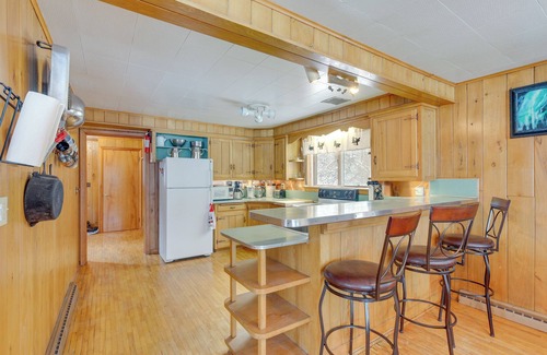 Mercer Cabina | Private Dock + Screened Porch: Echo Lake Cabin