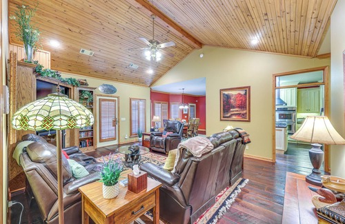 Heber Springs Casa | Private Dock: 'The River House' in Heber Springs!