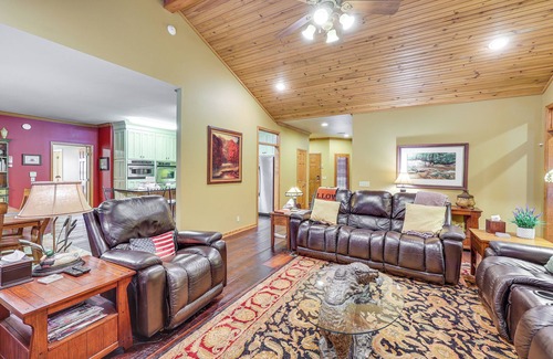 Heber Springs Casa | Private Dock: 'The River House' in Heber Springs!