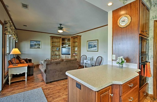 Lake Catherine Casa | ‘Reelin & Dealin 'New Orleans Waterfront Home