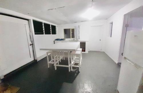 Fua'amotu Casa | Private Double Room - Airport Cottage