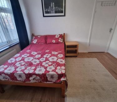 Streatham South Casa | Private Double Room in London