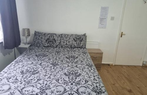 Streatham South Casa | Private Double Room in London