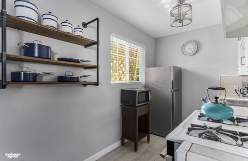 Riviera - Westchester Apartamento | Private Downtown Guesthouse-Westchester Retreat