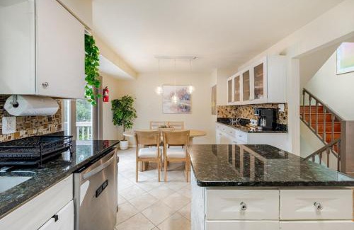 Herndon Apartamento | Private Downtown Herndon Escape Full Amenities