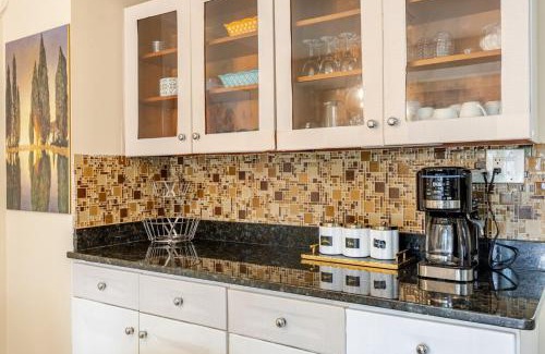 Herndon Apartamento | Private Downtown Herndon Escape Full Amenities