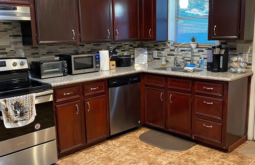 Southeast Houston Apartamento | DUPLEX PRIVADO (UNIDAD 4) KING BED / Houston / Pasadena / Hobby / Clear Lake / Galveston /