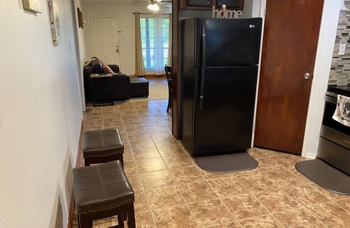 Southeast Houston Apartamento | DUPLEX PRIVADO (UNIDAD 4) KING BED / Houston / Pasadena / Hobby / Clear Lake / Galveston /