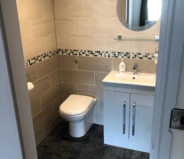 Ruthin Casa | Private en-suite guestroom Ruthin