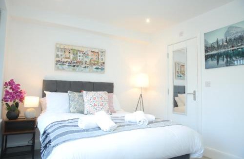 Luton Casa | Private Ensuite 4 min drive to Luton Airport