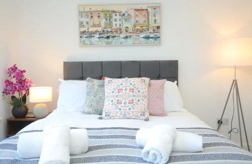 Luton Casa | Private Ensuite 4 min drive to Luton Airport