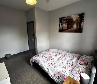 Rotherham Casa | Private ensuite room close to Rotherham city centre 5