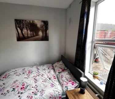 Rotherham Casa | Private ensuite room close to Rotherham city centre 5