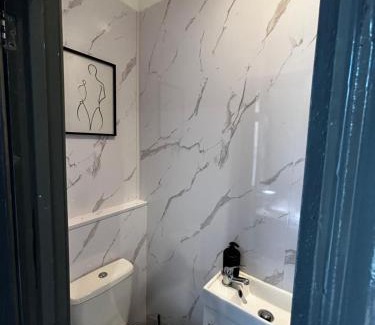 Rotherham Casa | Private ensuite room close to Rotherham city centre 5