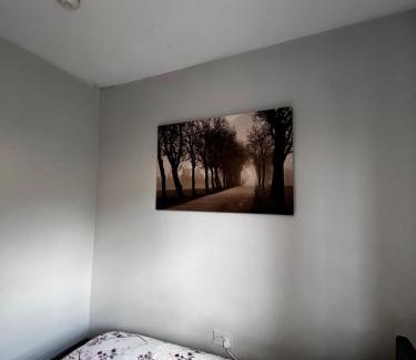 Rotherham Casa | Private ensuite room close to Rotherham city centre 5