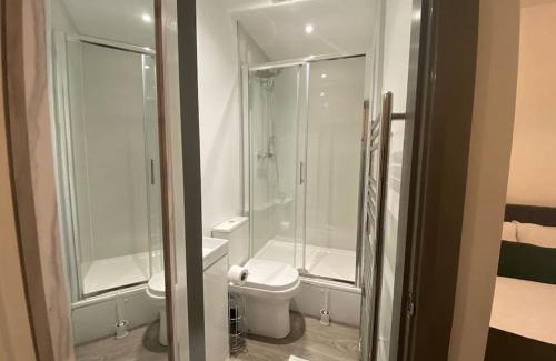 Church Gresley Apartamento | Private Ensuite Rooms with Kitchen - Ideal for Work & Travel
