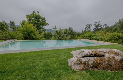 Guilhofrei Casa | Private Ermal lake & Gerês