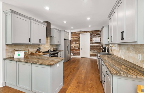 Saint Simons Heights Casa | Private Escape | Heated Pool | Covered Outdoor Area w/ TV | Game Area | Family Friendly