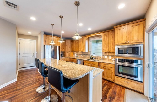 Spicewood Casa | Private Escape Theater, Water, Patio, Game Room!