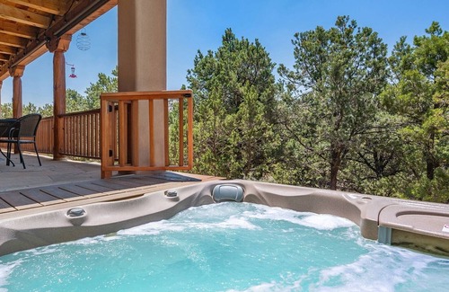 Seton Village Casa | Private Escape with Large Deck and Hot Tub