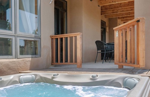Seton Village Casa | Private Escape with Large Deck and Hot Tub