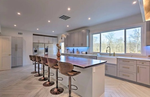 West Milford Casa | Private estate with lake view: pergola/pool, pickleball, sauna, cold plunge