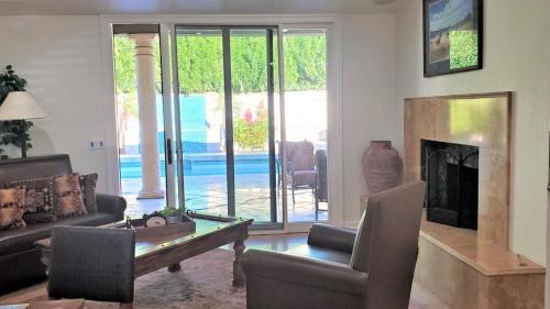 South Scottsdale Casa | Private Executive Home, Pet Friendly, Walkable