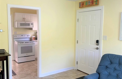 Thomas Drive Casa | Private Family sized Beach House! Short drive to the white sand beaches!