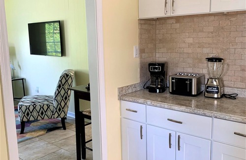 Thomas Drive Casa | Private Family sized Beach House! Short drive to the white sand beaches!
