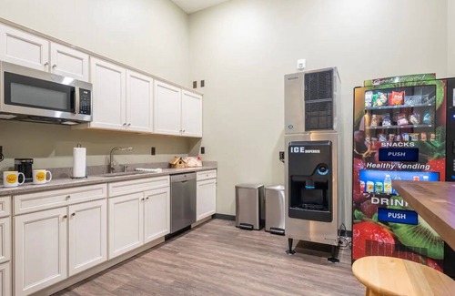 Hickory Apartamento | Private Family Suite in Historic Downtown Hickory!