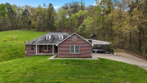 Dandridge Casa | Private Farmhouse with Hot Tub