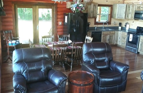 Fort Payne Cabina | Cabaña con estanque privado, lugar de vacaciones por excelencia.