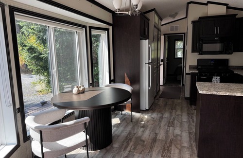 Courtenay Cabina | Private Forest Cabin