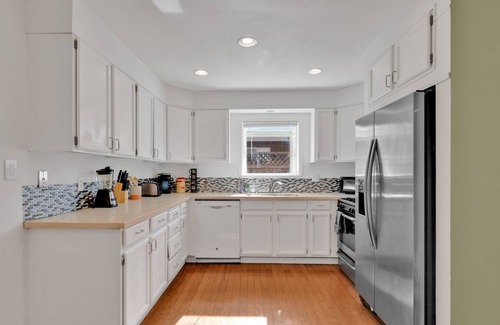 Centerville Casa | Private Fremont Home with Yard - easy Bay Area commute